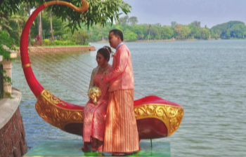 Bride & Groom Inya Lake